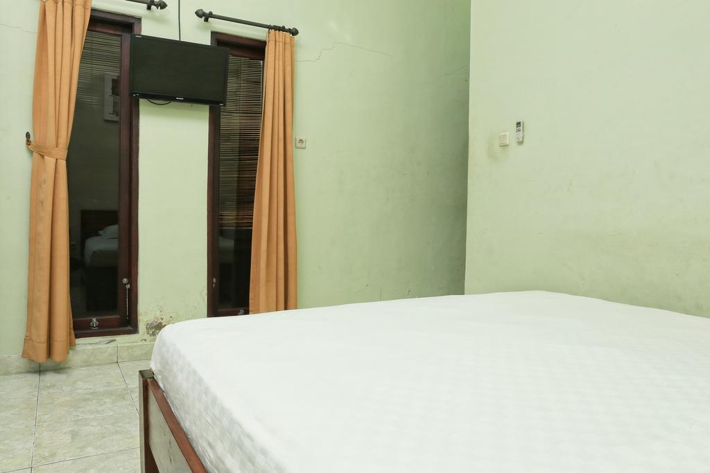 Reddoorz @ Mataram Kuta 3 Hotel ภายนอก รูปภาพ
