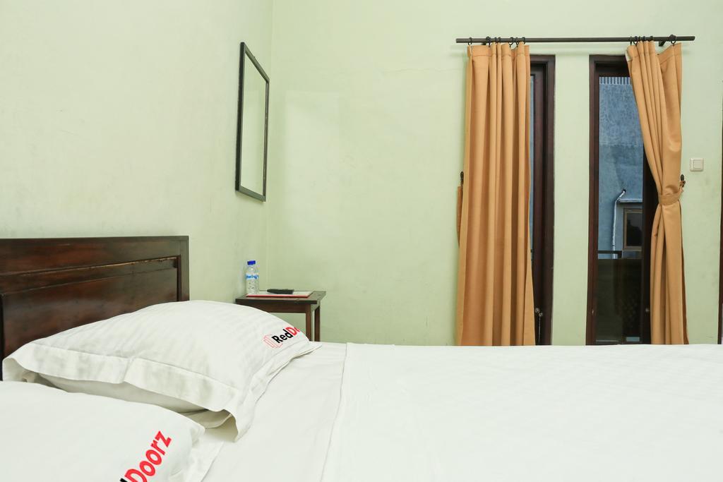 Reddoorz @ Mataram Kuta 3 Hotel ภายนอก รูปภาพ